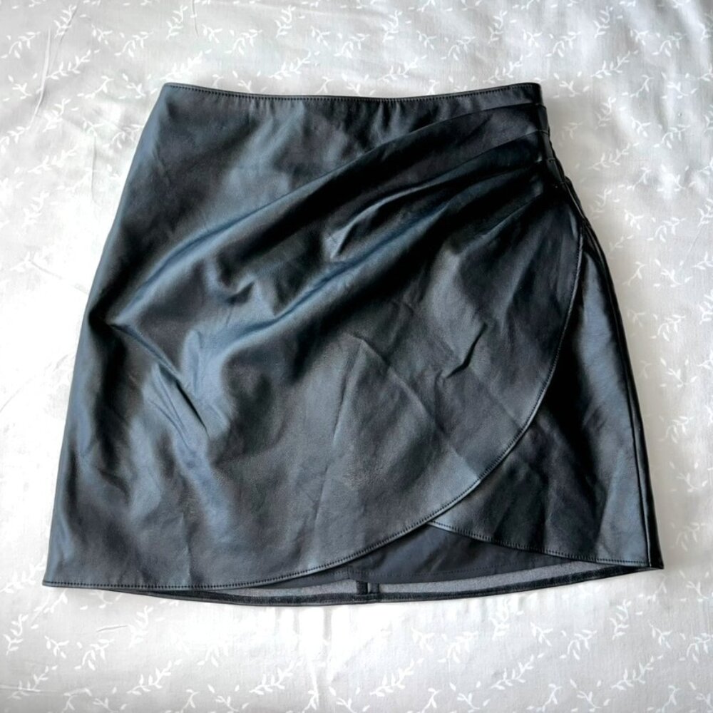Abercrombie & Fitch Y2K Vegan Leather Ruched Black Mini Skirt